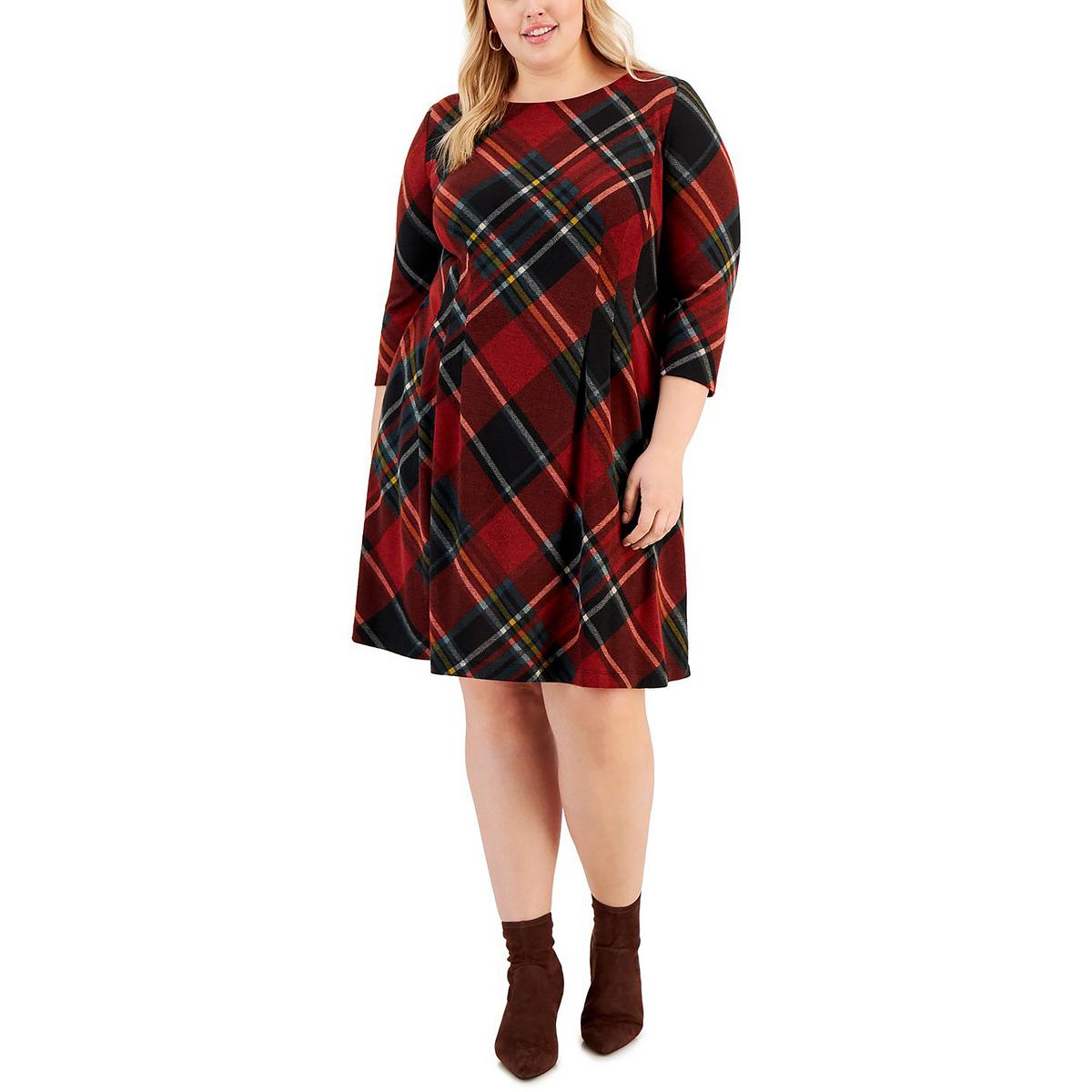 Plus Womens Knit Plaid Shift Dress